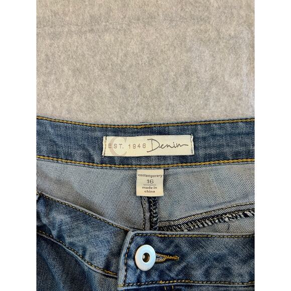 C est 1946 Denim Capri Jeans Women's size 16 Blue Medium Wash Stretchy Comfy - Picture 3 of 15